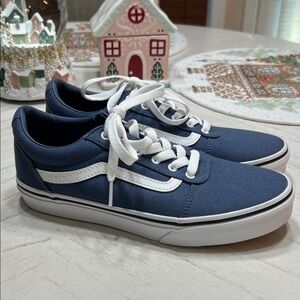 NWOT Blue Vans Tag Size US Missy 4.5 They fit women’s size 6